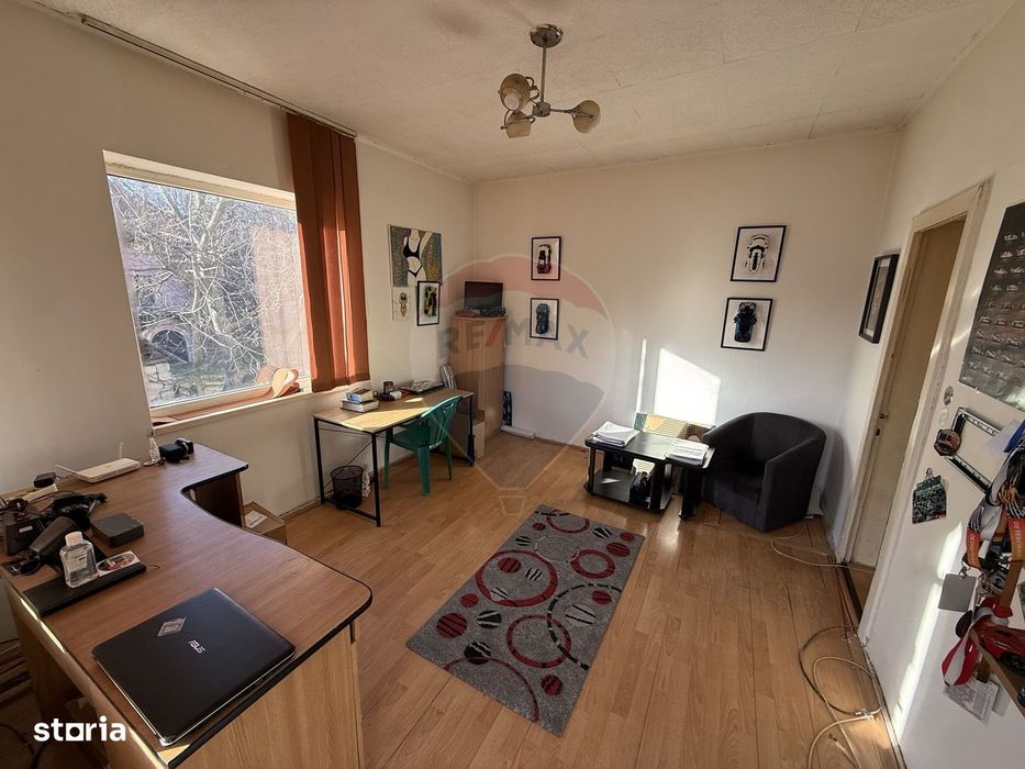 Casa de vânzare in centrul orașului Câmpulung la preț de apartament