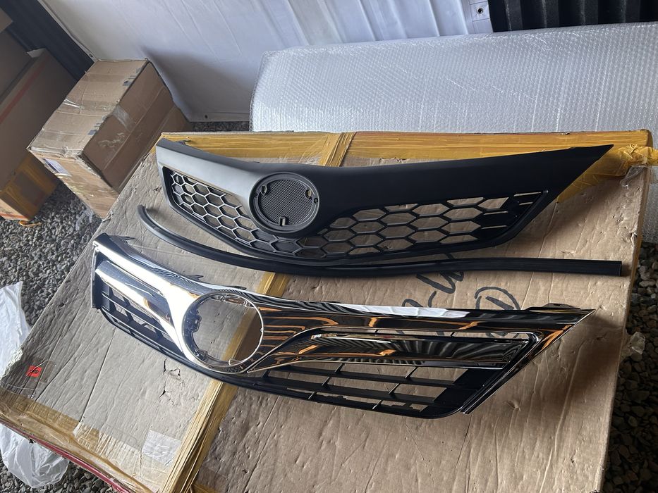 CAMRY 50 USA SE/LE Решетка радиатора