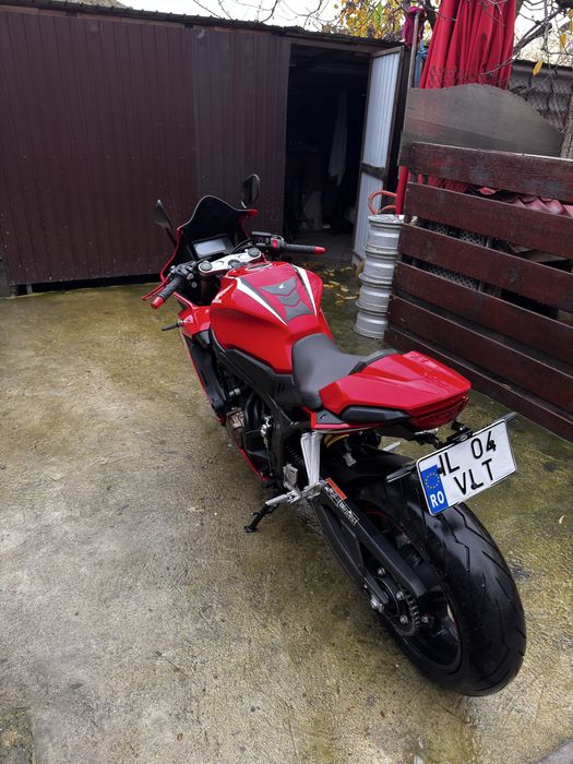 CBR 650 R limitata A2 ( 35kw)