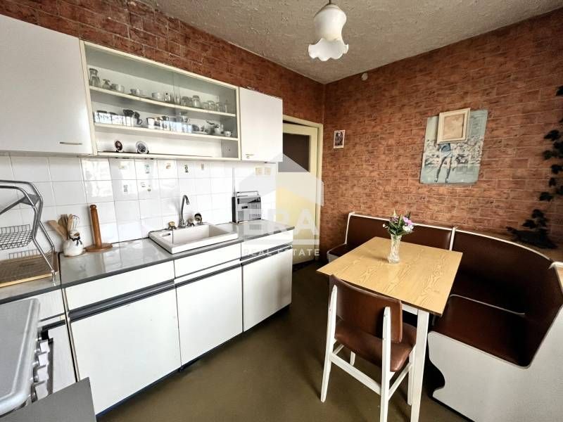 Тристаен апартамент в кв. Младост 2