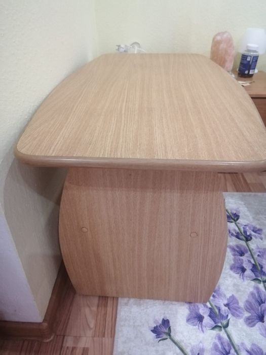 Masă joasă / măsuță de cafea din lemn – stare foarte bună