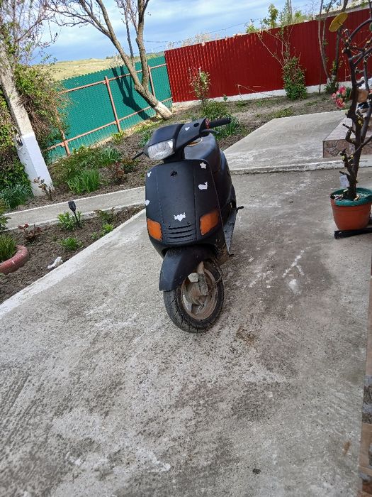 Vând  scuter piaggio zip