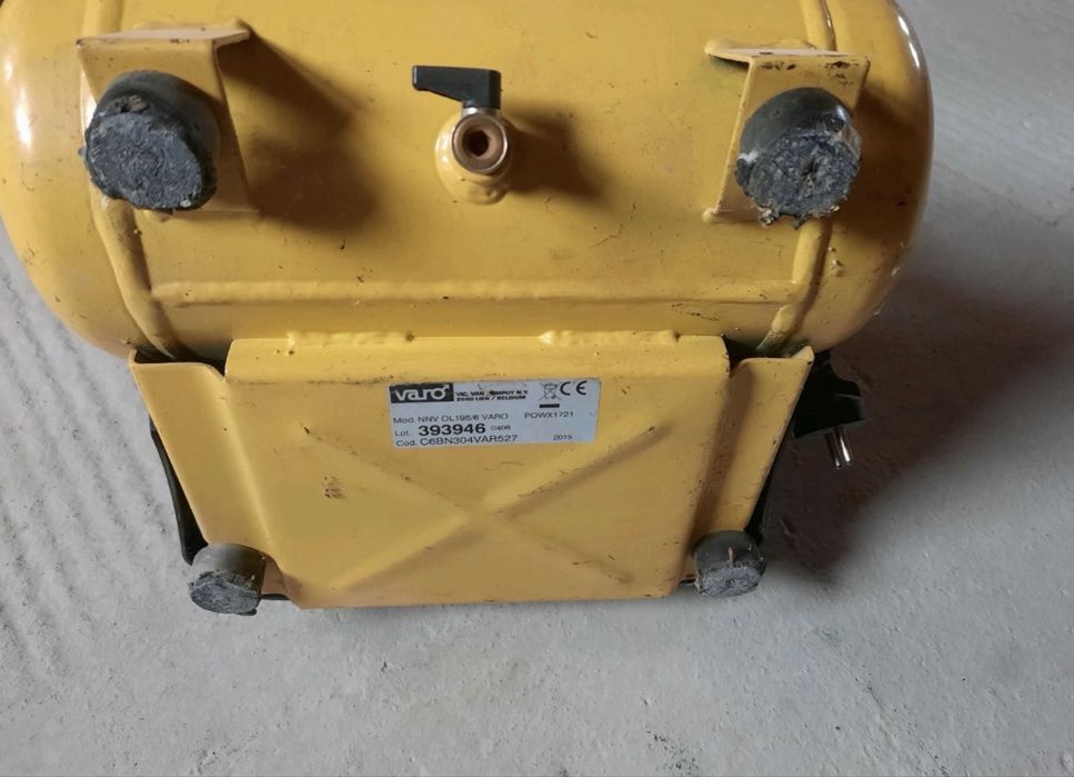 Compresor aer Powerplus POWX 1721 1100W 6L fara ulei 1,5cp, 8 Bari