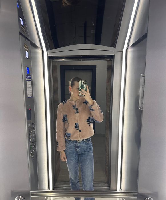 Пухено късо яке Zara