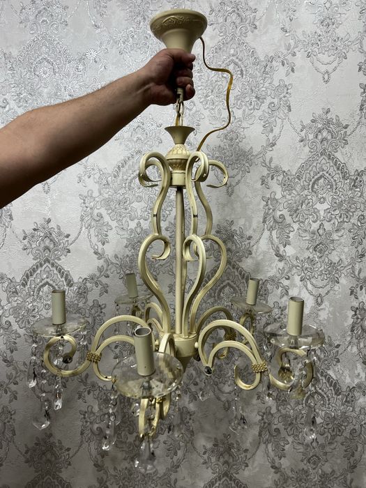 Люстры 3 штуки в нормальном состоянии