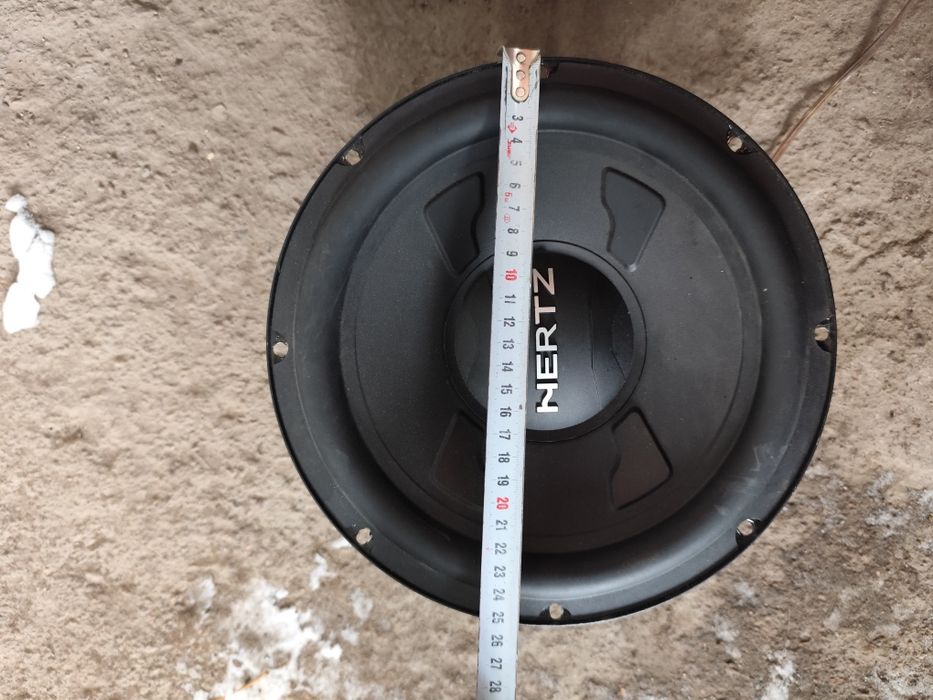 Продам динамик на саб