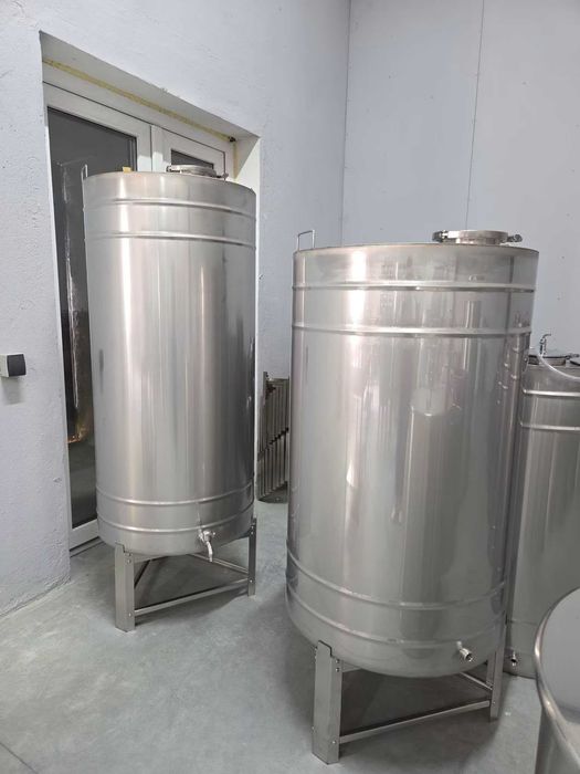 Butoi INOX 200 L cu capac clamp si garnitura, cadou robinet din INOX Garantie NOU Livrare rapida