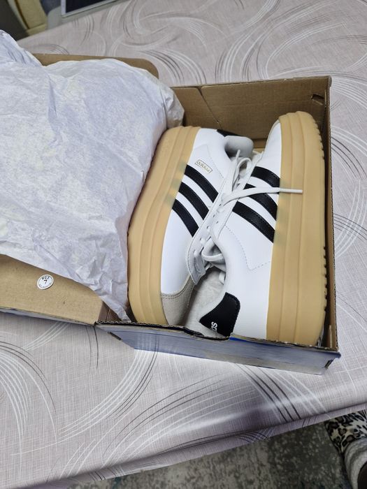 Adidasi Adidas albi piele