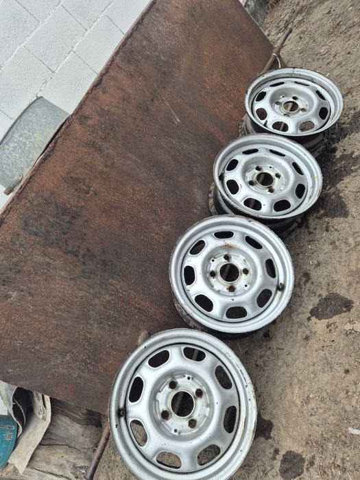 Диски на Golf продаются.