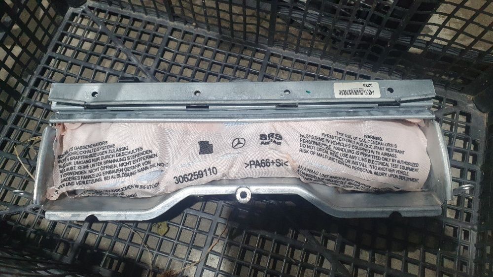 airbag genunchi mercedes W204 facelift C200 C220 C250 C350 C180