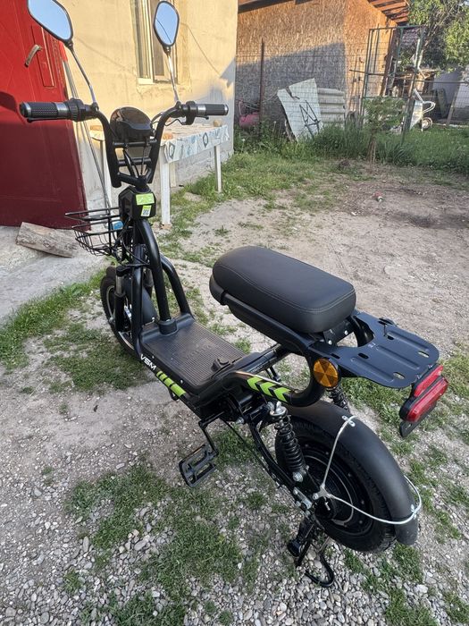 vand scuter electric