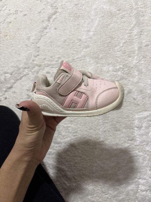 Детская кроссовка 19 размер