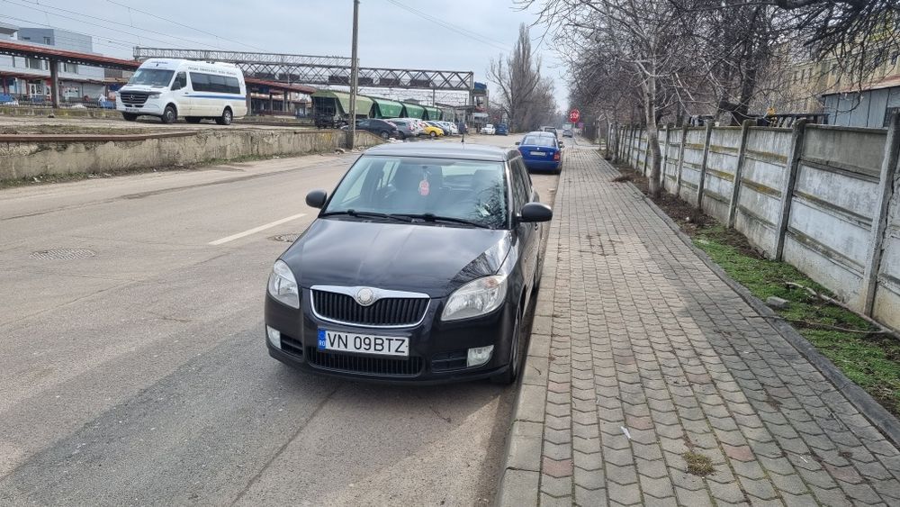 Skoda fabia 2 beNzina 1.2 +GPL an 2011 km 200ooo