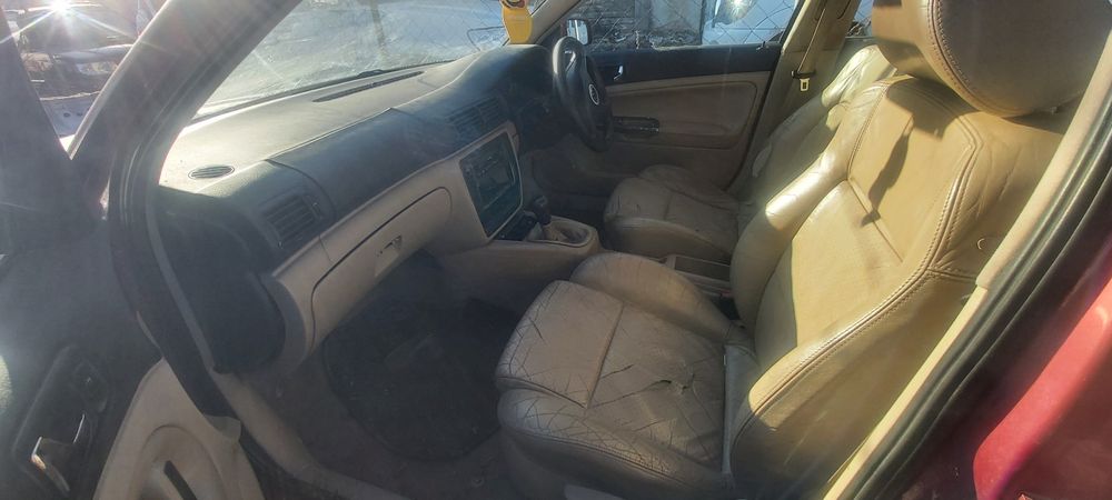VW PASAT 4-на части