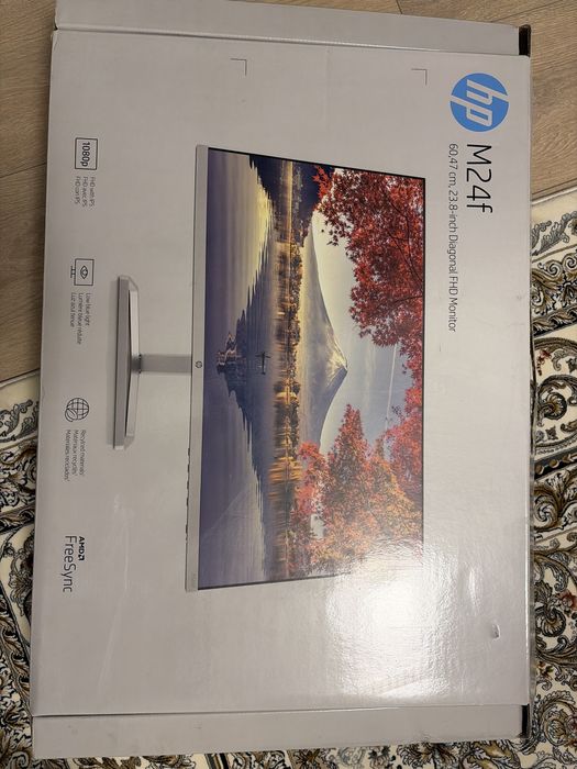 Рабочий монитор в полном комплекте