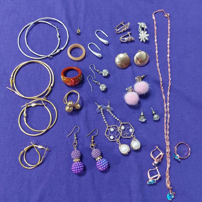 Продам бижутерию