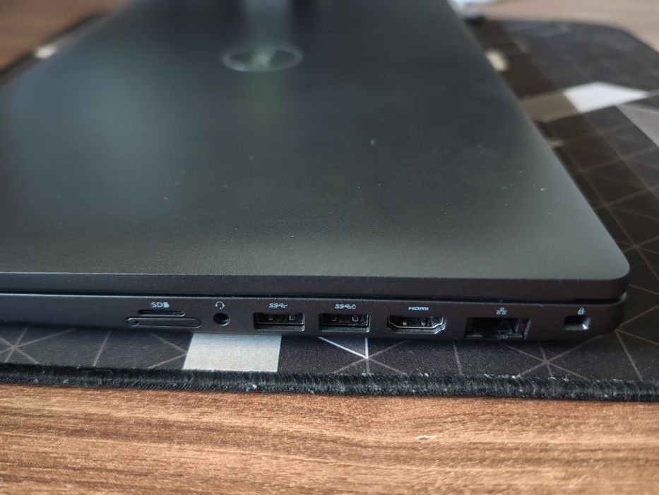 Лаптоп DELL Latitude 5501, Core i7, 32GB DDR4, 500GB NVMe, 4ч.