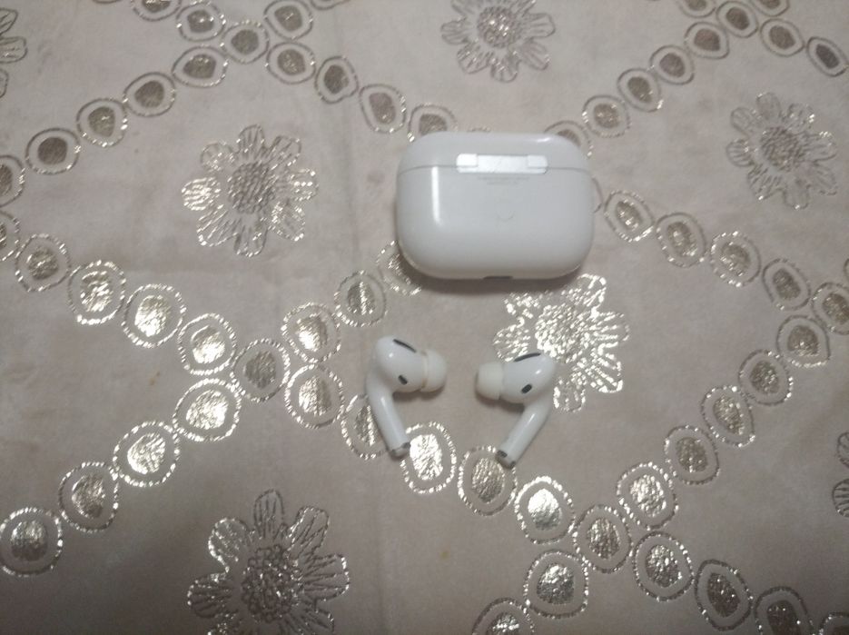 AirPods Pro sotiladi