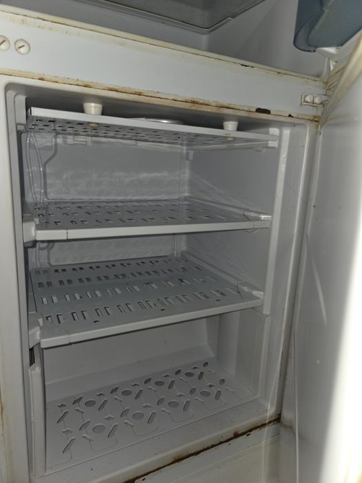 Холодильник большой