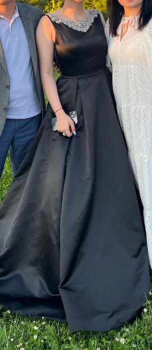 Роскошное черное платье