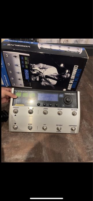 Вокальный/Гитарный процессор TC Helicon VoiceLive 3