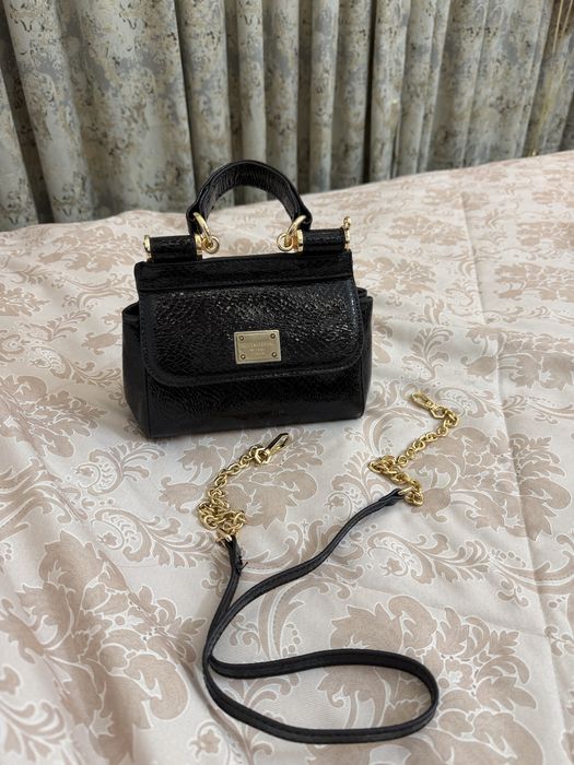 Дамска лачена чанта