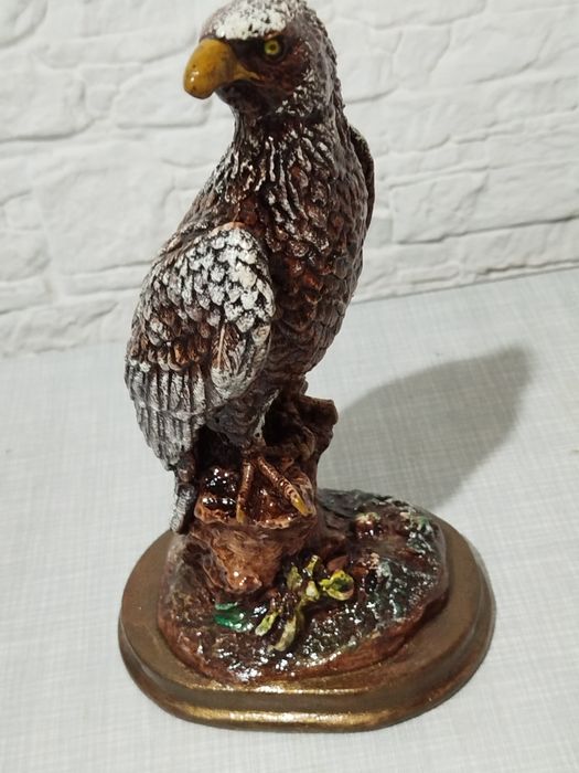 Сувенир Орел изготовлен из гипса