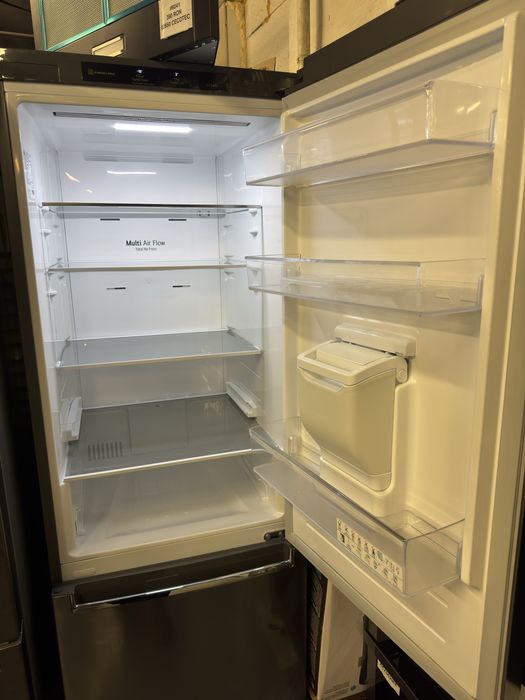 Combina frigorifică LG GBF61PZJZN