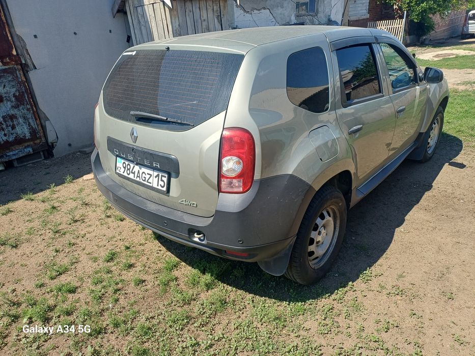 Продам рено дастер 2014г 4х4