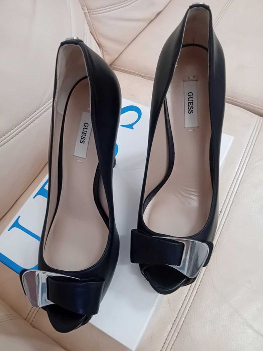 Дамски обувки GUESS