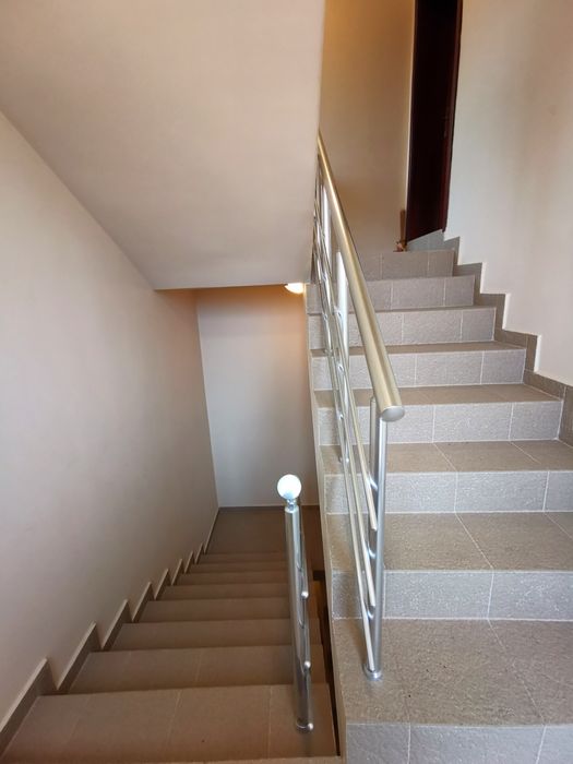 Етаж от къща , с двор и гараж в село Първомайци