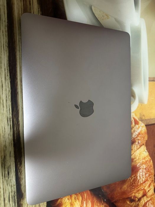 McBook Air 2020 laptop