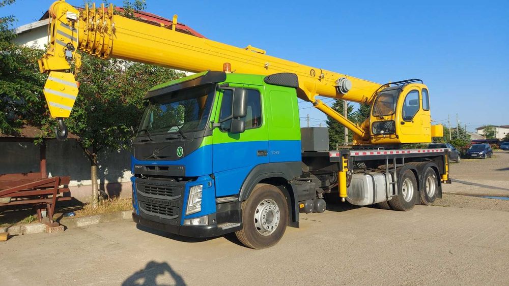 Volvo FM11  an 2019 ,7000 km , macara noua de 30 tone cu 35 metri brat