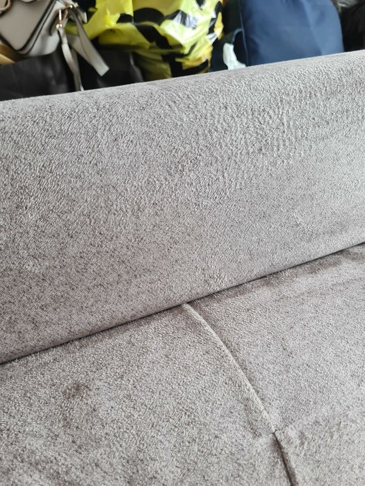 Canapea extensibila aproape nouă