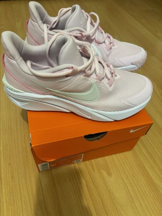 Нови маратонки Nike оригинални