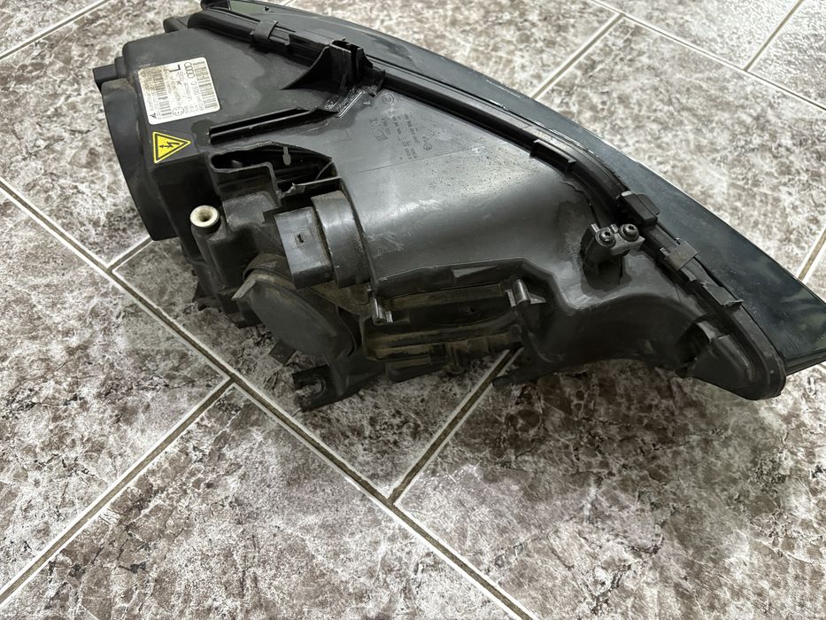 Ляв фар за Audi A4 b 8.5 / Ауди А 4 б 8,5