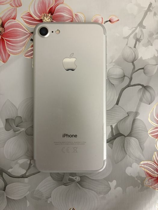 Телефон Iphone 7