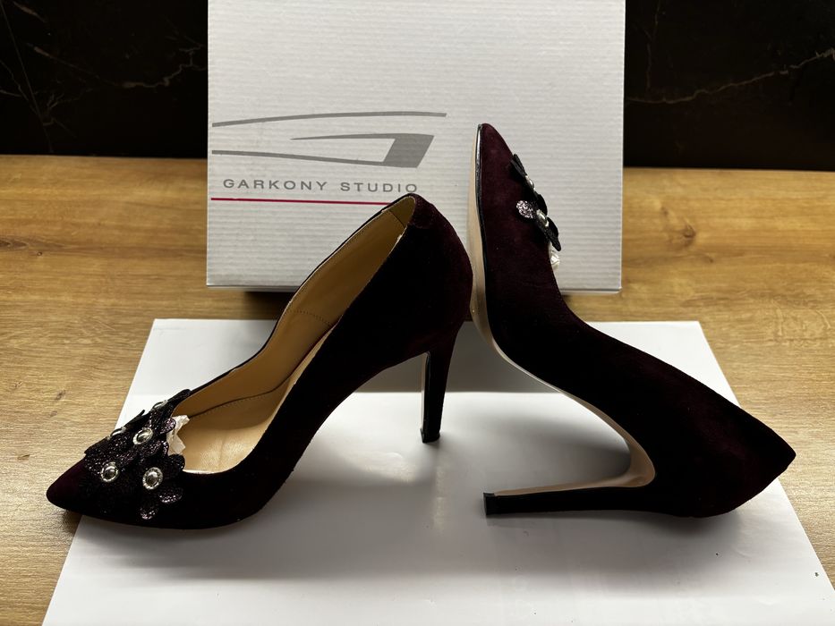 Pantofi stiletto Garkony Studio, marimea 39, piele intoarsa bordo
