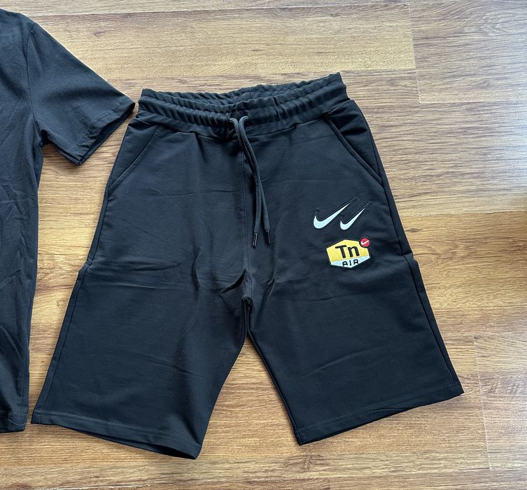 Мъжки,памучен,къс,черен екип Nike TN с бродерия