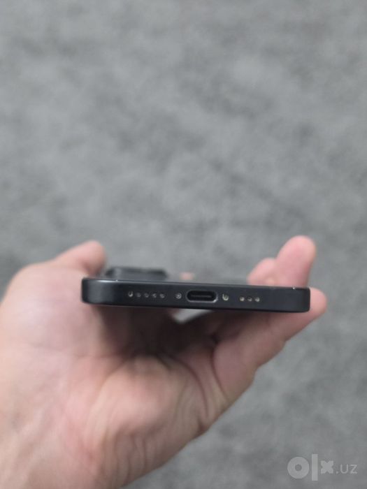 Продаю Iphone 15 black 128 gb
