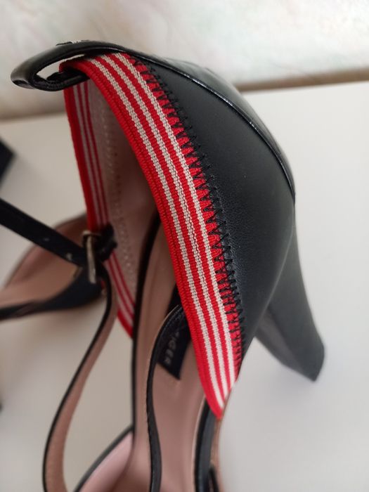 Кожени обувки с ток Tommy Hilfiger