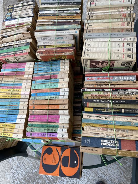 Carti vechi. Majoritatea pana in anul 1990