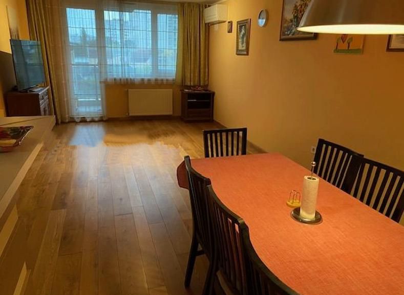 Дава се под наем Тристаен апартамент в София, Люлин 9 - 130 кв.м за 1175 € - Снимка #2