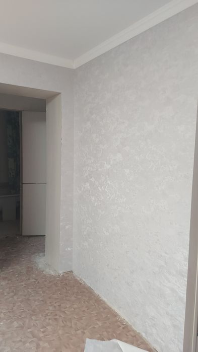 Обои, эмульсия, молдинги