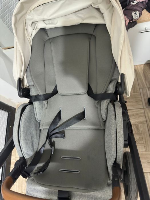 Продам коляску почти новая