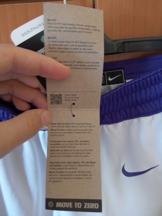 Pantaloni scurți Nike  NBA La Lakers mărimea S noi cu eticheta
