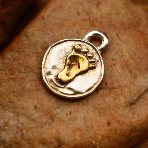 „Бебешко краче“ – сребърен медальон 925 | Талисман на новия живот