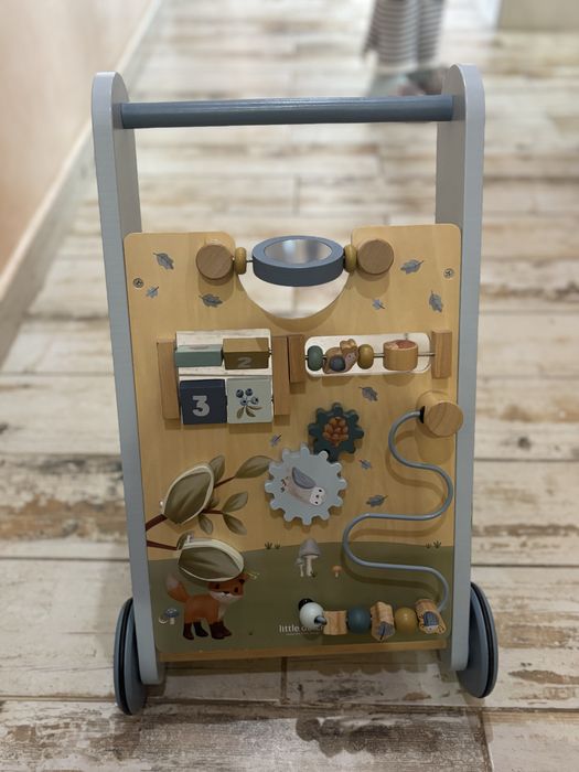 Почти като нов, дървен уокър на Little  duch