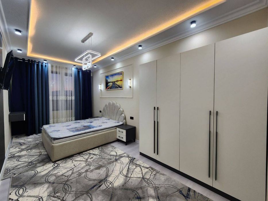 Gagarinda 3x xonali uy sotiladi! 2 ta balkon bezgluxoy! Savdosi bor.