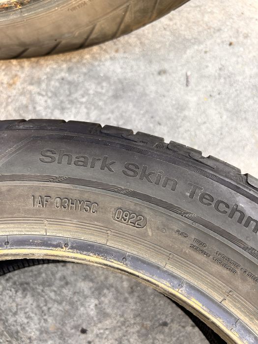 2бр 205/55/16 Uniroyal